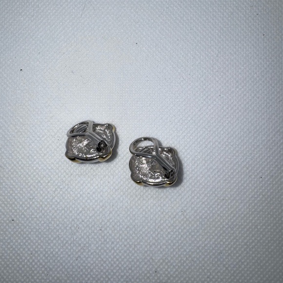 3 Vintage Geometric Earrings - Picture 9 of 9